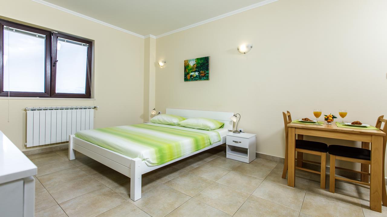 Oliva 1 Lozica Apartment *