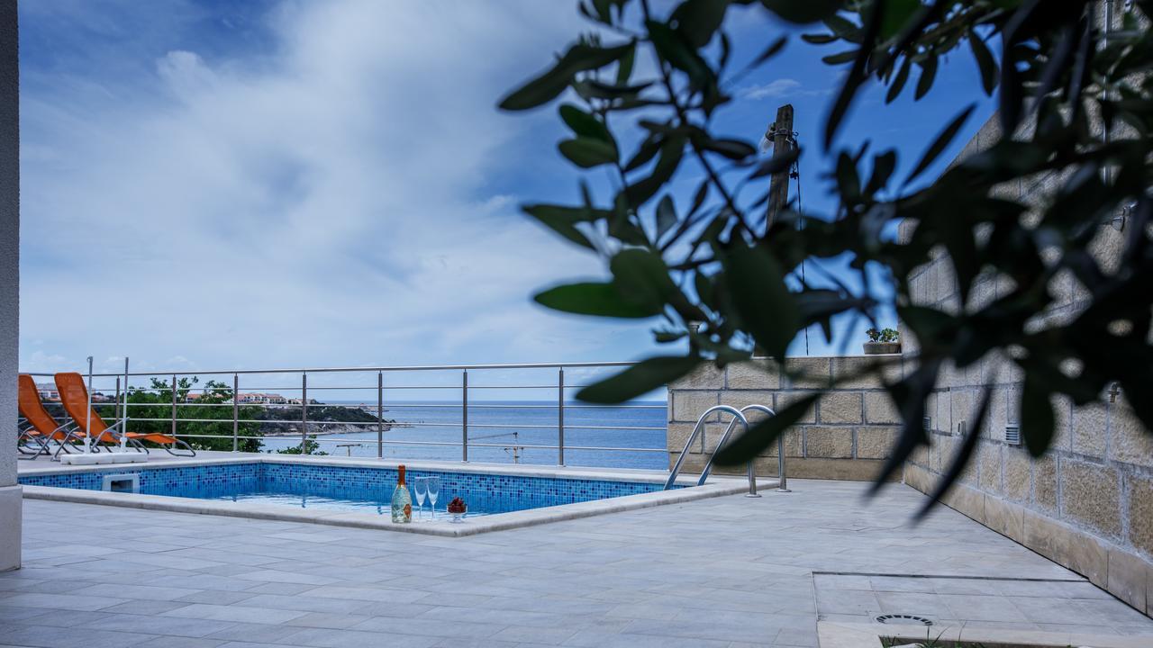 Apartment Oliva 1 Lozica